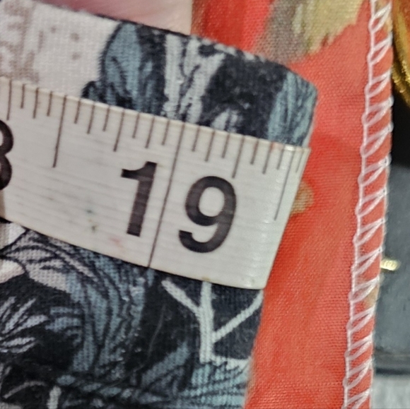 Black Floral Lace Midi Skirt - Picture 6 of 7